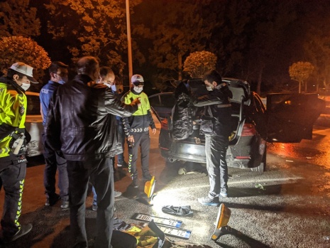 Yalova’da polisten kaçan araç ortalığı birbirine kattı