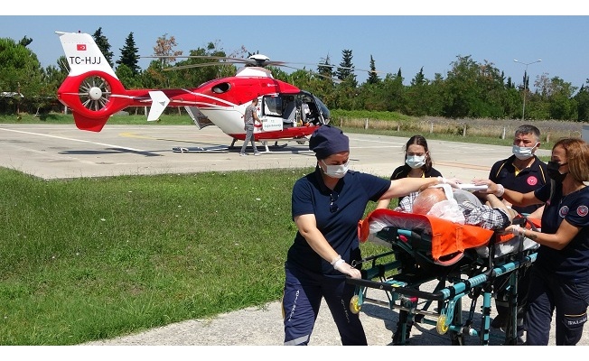 Beyin kanaması geçiren adam ambulans helikopterle hastaneye yetiştirildi