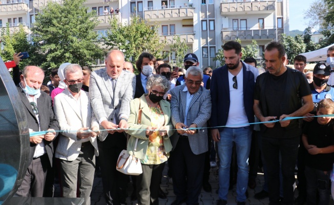 Haluk Levent, Çınarcık'taki parkın açılışına katıldı