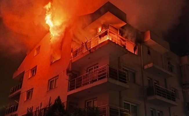 Öfkeli koca binayı yaktı, mahalle ayağa kalktı