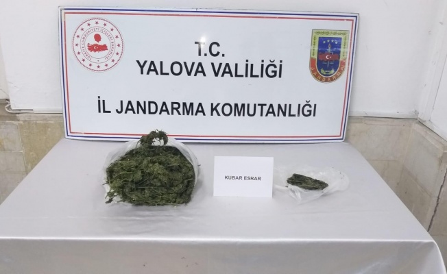 Yalova'da bir kişinin üzerinden 1 kg'a yakın uyuşturucu çıktı