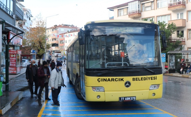 Çınarcık'ta otobüs bekleme yeri değişti