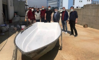 Öğrencilerinin yaptığı tekne Marmara'yla buluştu