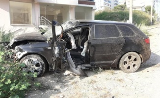 Yalova'da feci kaza: Direğe çarpan otomobilde hayatını kaybetti