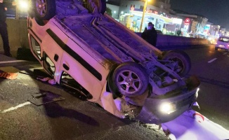 Altınova'da korkutan trafik kazası: 3 yaralı