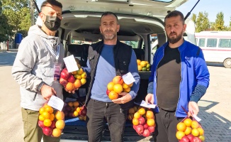 Çİftlikköy'de Korona'ya karşı mücadelede 'meyve timi'